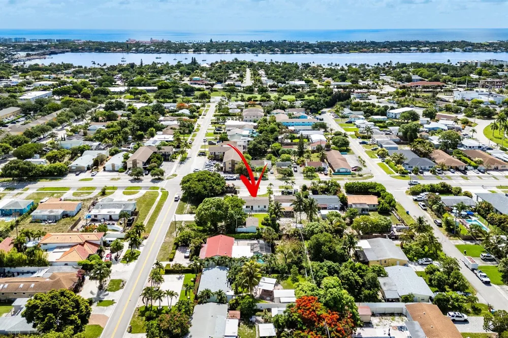 707 S Broadway Lantana, FL 33462
