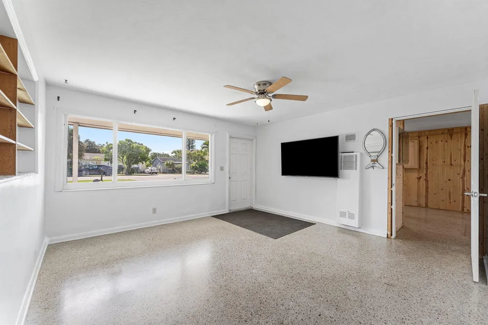 707 S Broadway Lantana, FL 33462