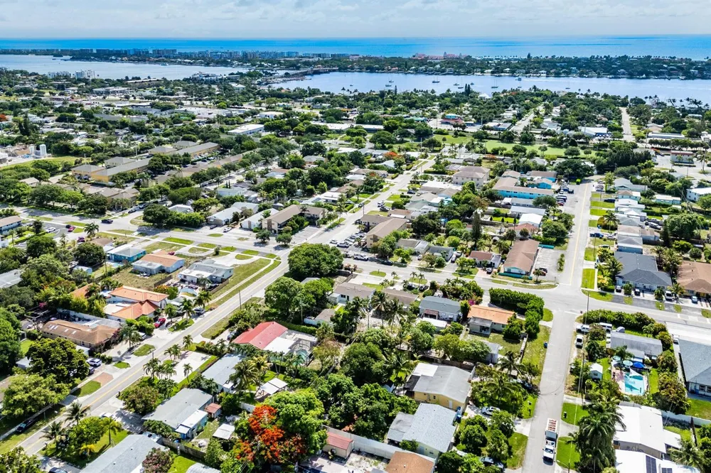 707 S Broadway Lantana, FL 33462