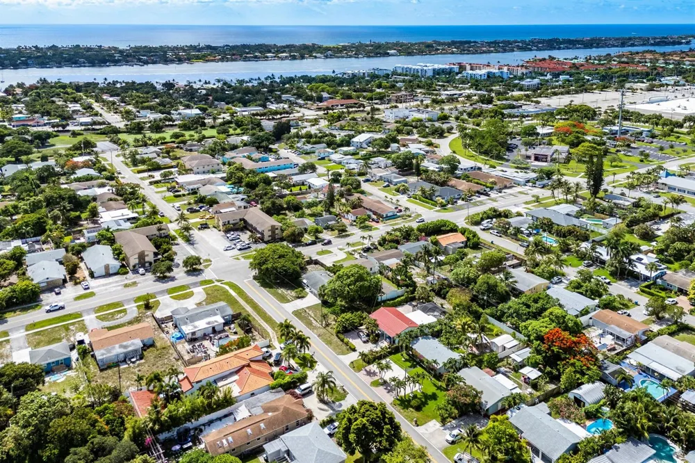 707 S Broadway Lantana, FL 33462