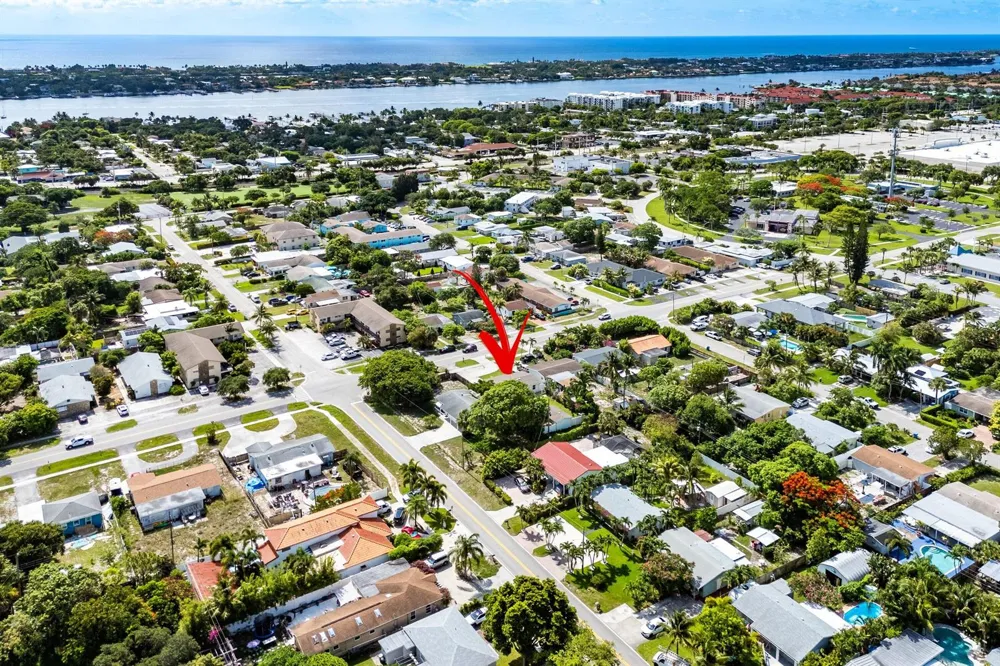 707 S Broadway Lantana, FL 33462