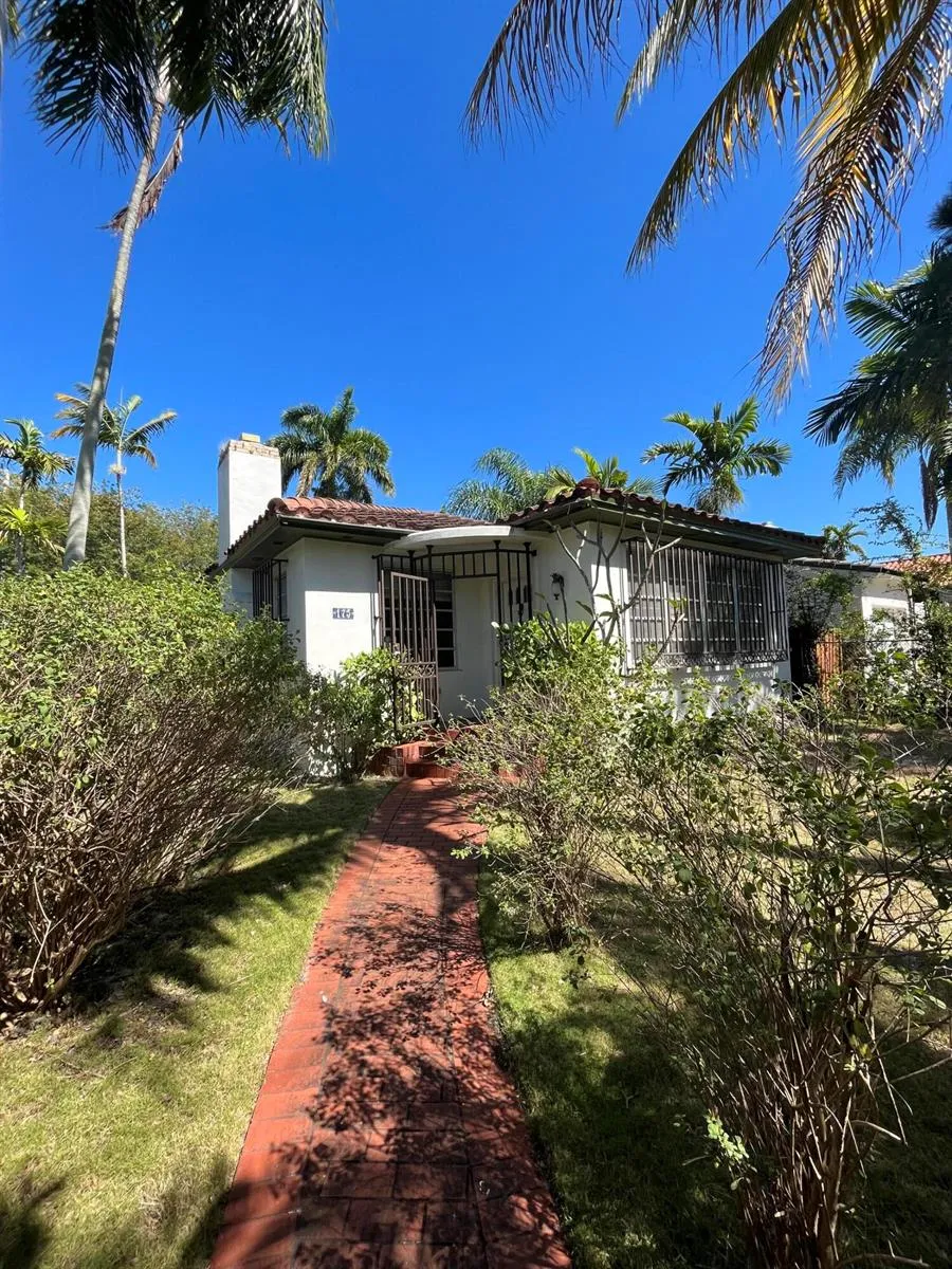 175 SW 25th Road Miami, FL 33129