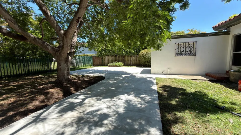 175 SW 25th Road Miami, FL 33129