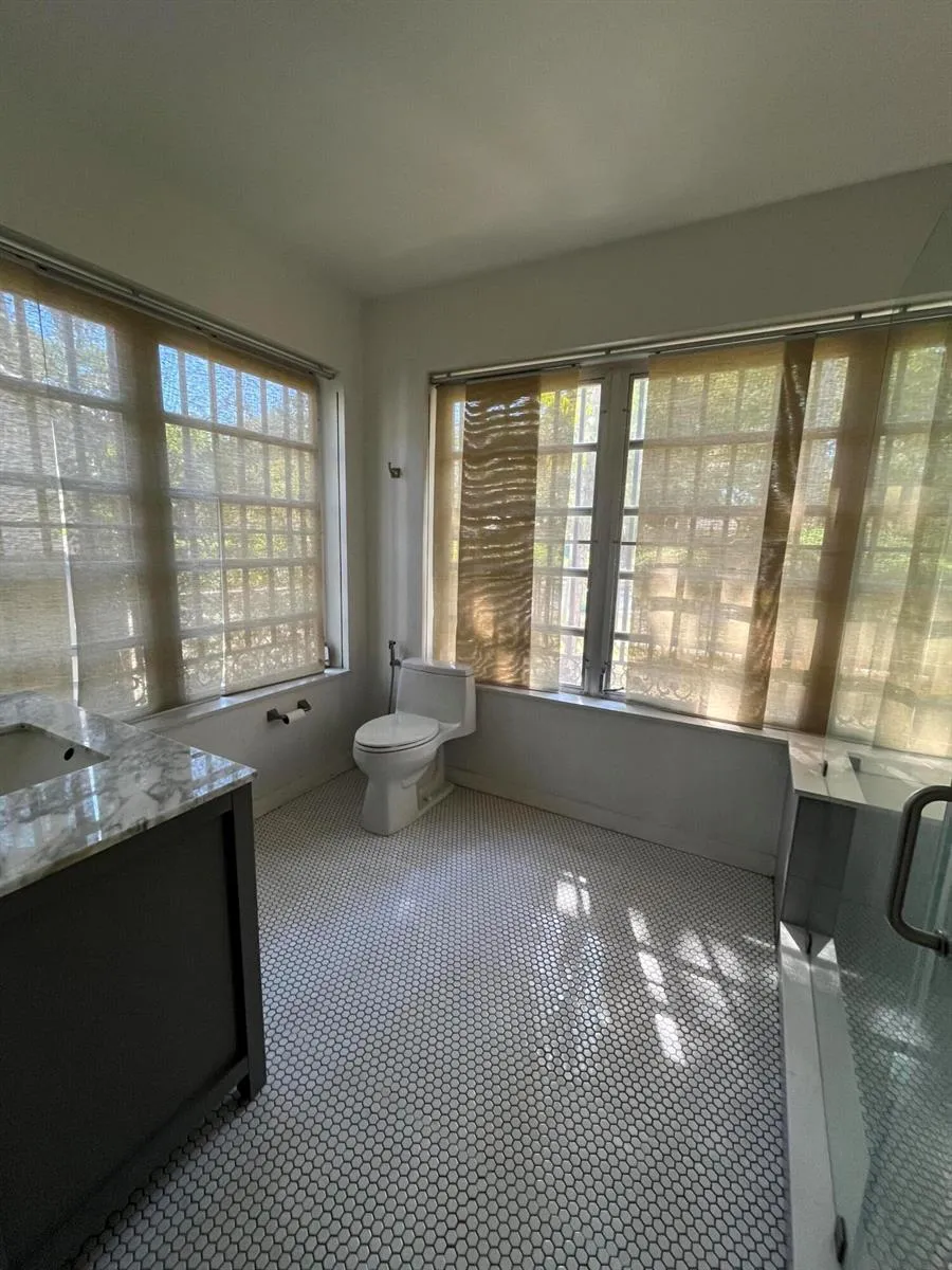 175 SW 25th Road Miami, FL 33129