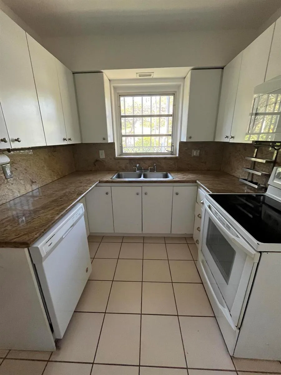 175 SW 25th Road Miami, FL 33129