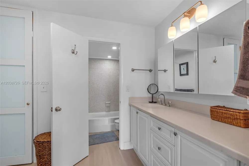 150 Ocean Lane Dr #7C Key Biscayne, FL 33149
