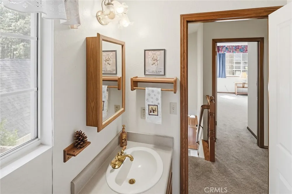 2543 Whispering Pines Running Springs, CA 92382