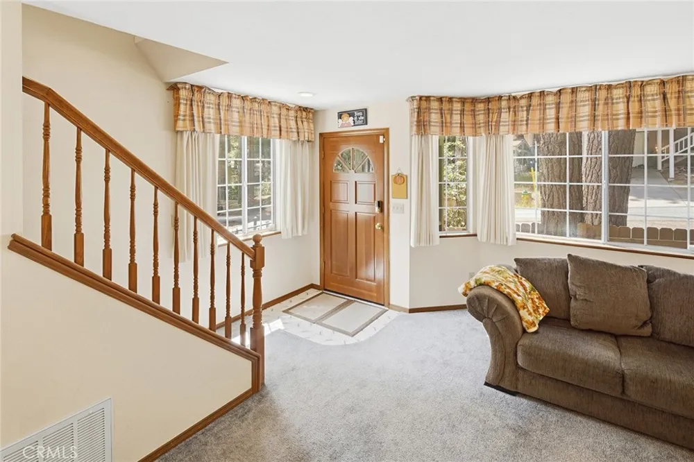 2543 Whispering Pines Running Springs, CA 92382