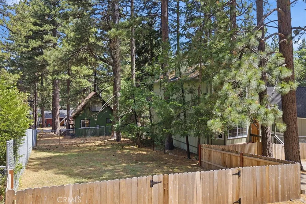 2543 Whispering Pines Running Springs, CA 92382