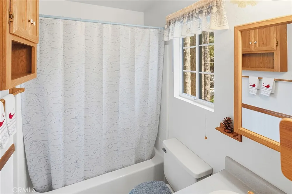 2543 Whispering Pines Running Springs, CA 92382