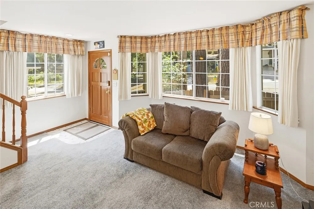 2543 Whispering Pines Running Springs, CA 92382
