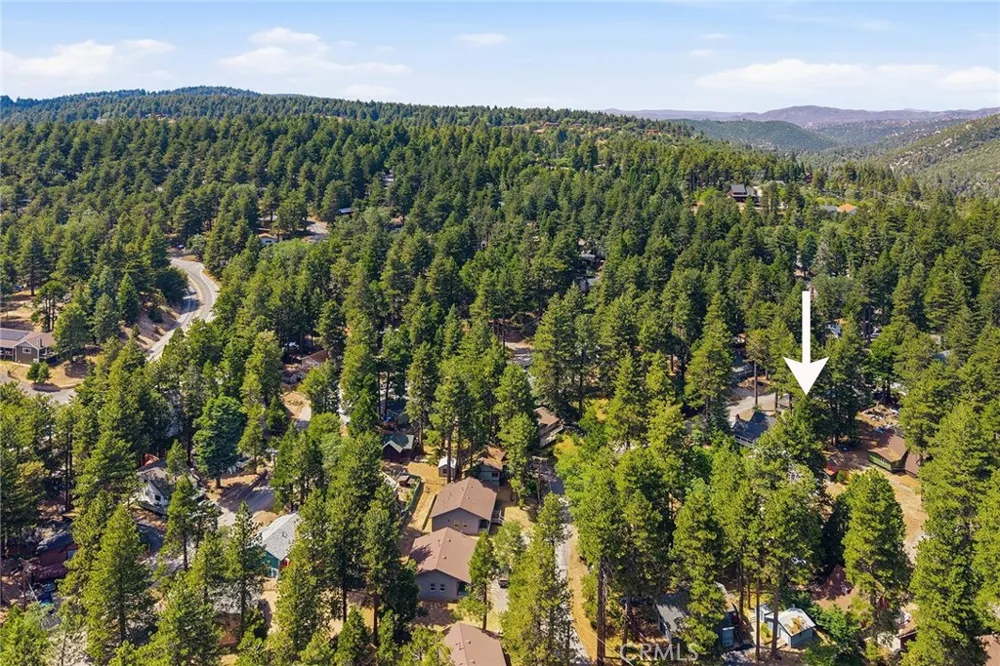 2543 Whispering Pines Running Springs, CA 92382