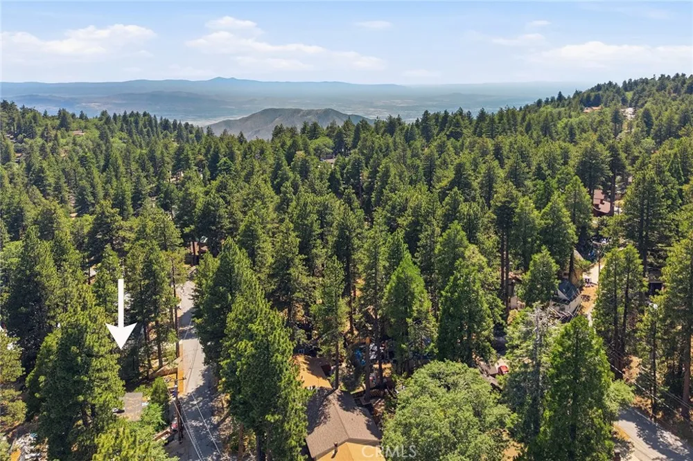 2543 Whispering Pines Running Springs, CA 92382