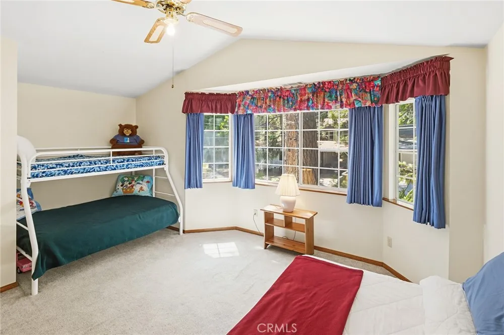 2543 Whispering Pines Running Springs, CA 92382