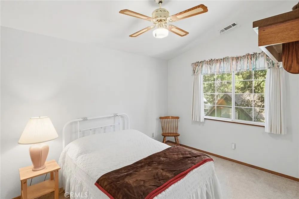 2543 Whispering Pines Running Springs, CA 92382
