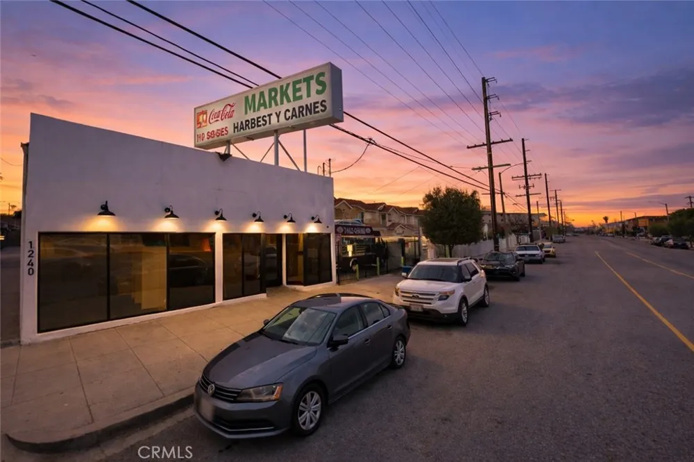 1236 Wilmington Wilmington, CA 90744