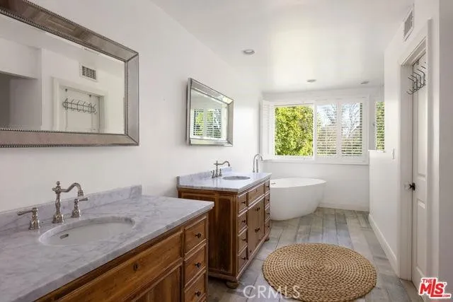23760 Oakfield Hidden Hills, CA 91302