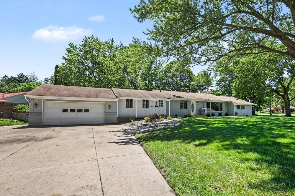 3990 S Big Spring Drive SW Grandville, MI 49418