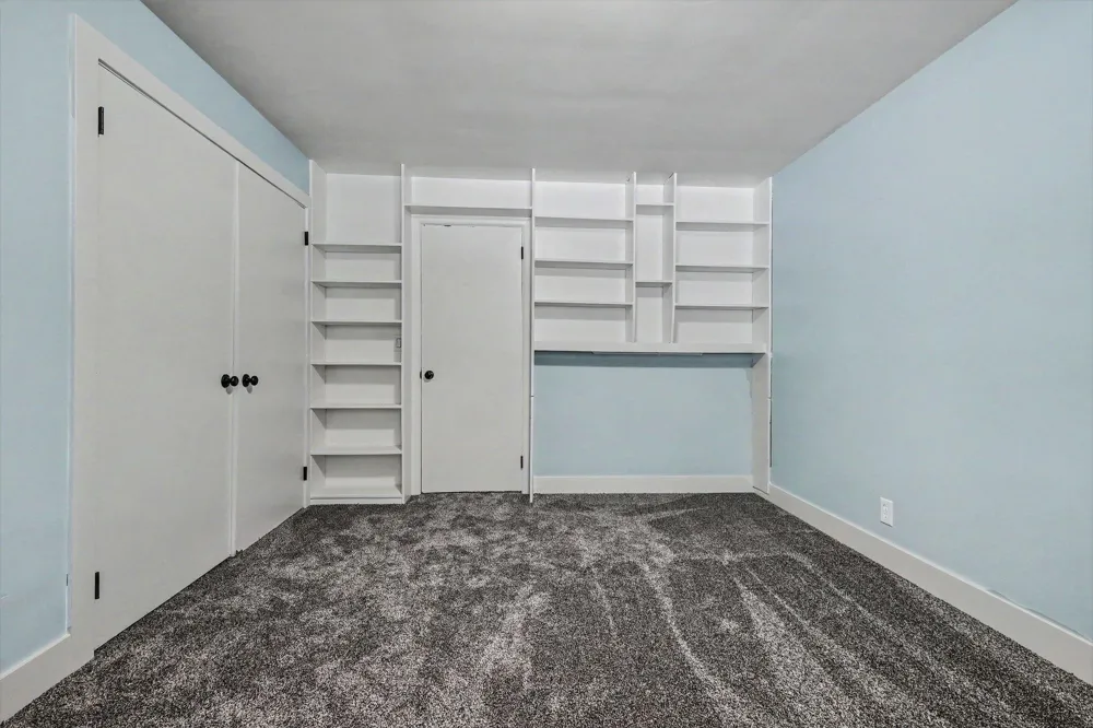 3990 S Big Spring Drive SW Grandville, MI 49418