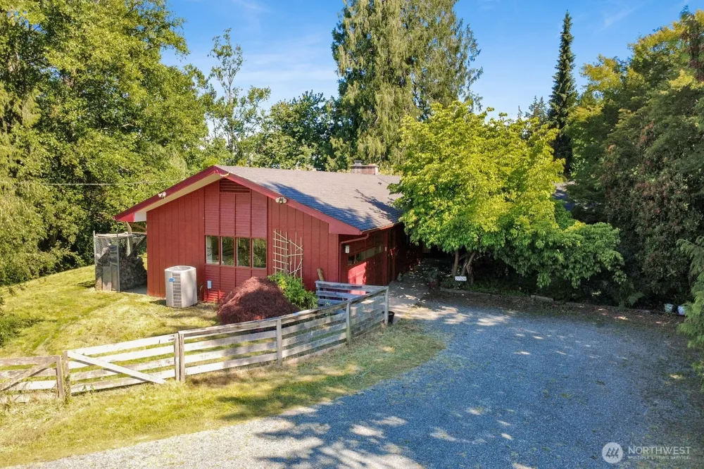 7605 279th Place NW Stanwood, WA 98292
