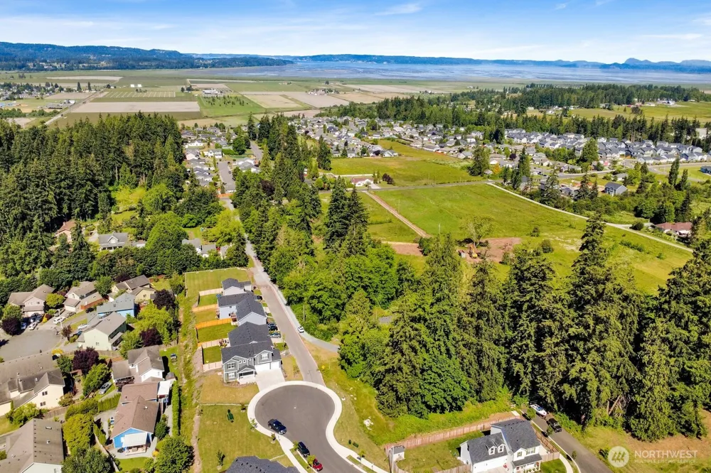7605 279th Place NW Stanwood, WA 98292