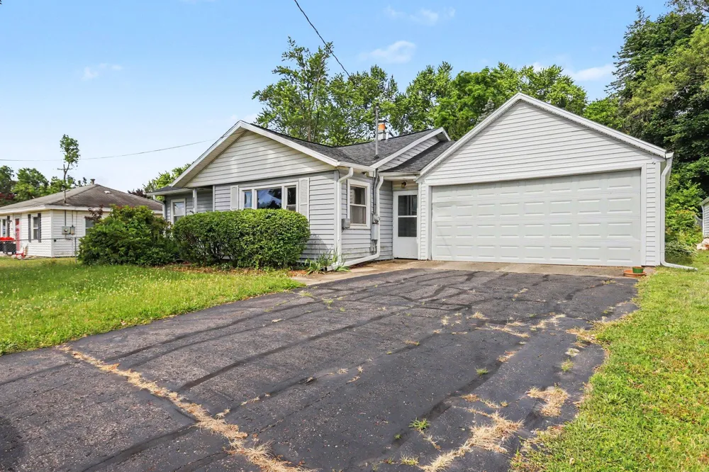 5930 Concord Street Portage City, MI 49002