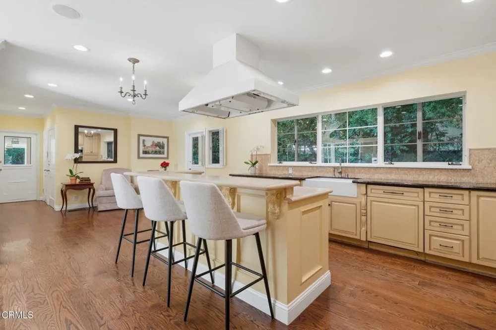 965 San Marino Avenue San Marino, CA 91108