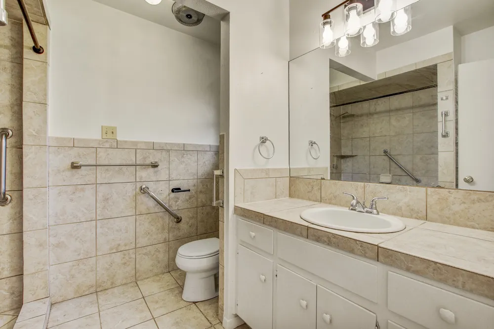 9913 Oak Hollow Drive Austin, TX 78758