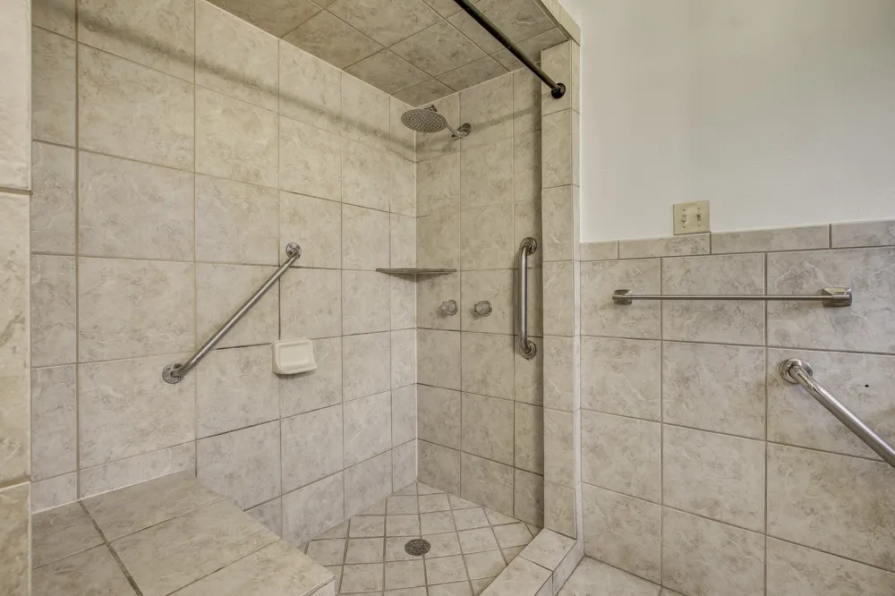 9913 Oak Hollow Drive Austin, TX 78758