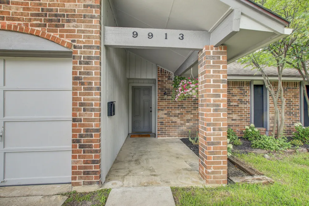9913 Oak Hollow Drive Austin, TX 78758