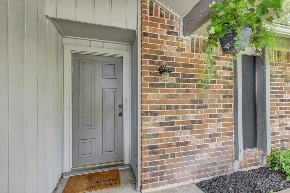 9913 Oak Hollow Drive Austin, TX 78758