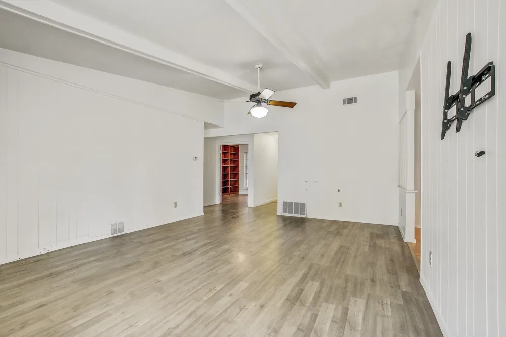 9913 Oak Hollow Drive Austin, TX 78758