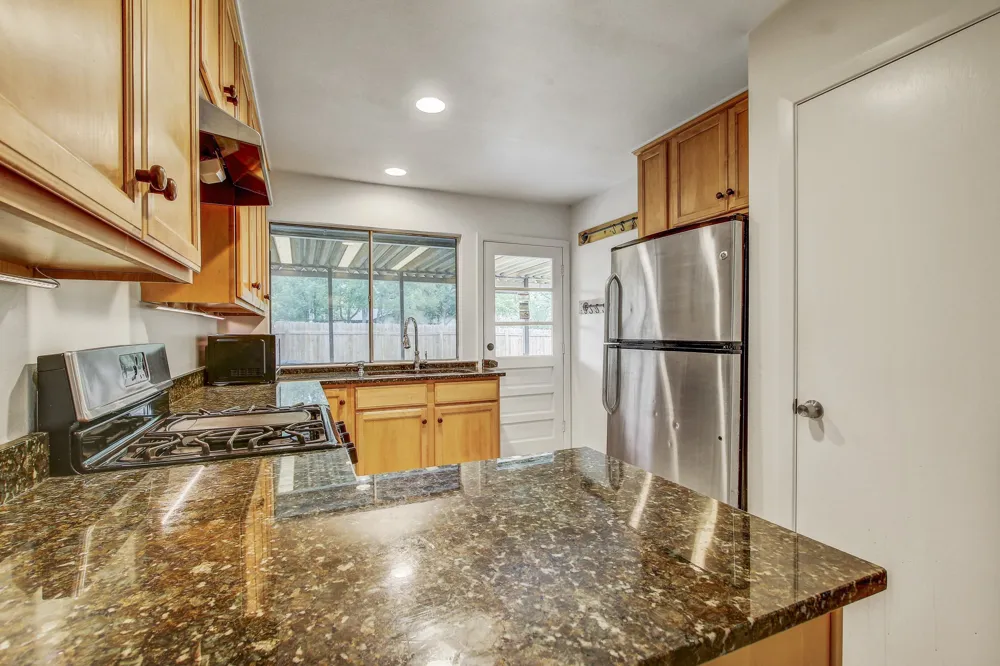 9913 Oak Hollow Drive Austin, TX 78758