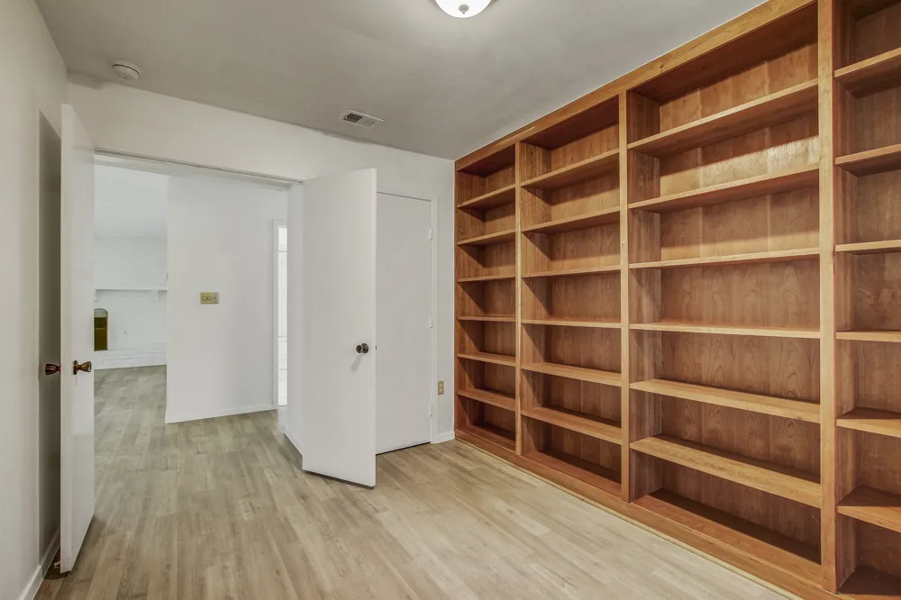 9913 Oak Hollow Drive Austin, TX 78758