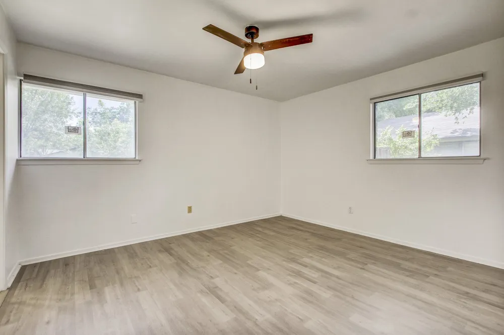 9913 Oak Hollow Drive Austin, TX 78758