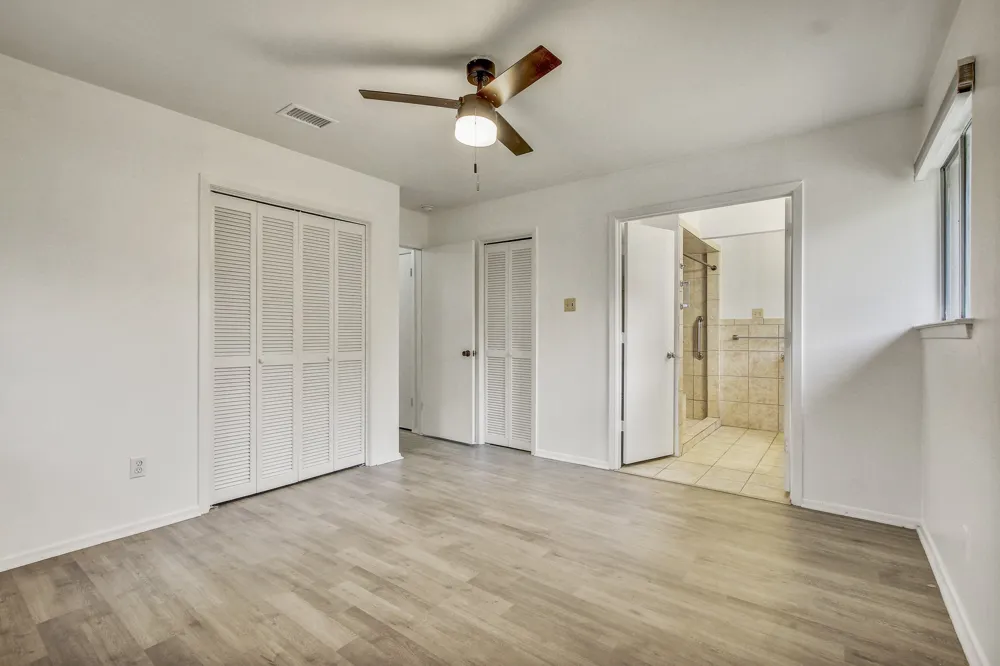 9913 Oak Hollow Drive Austin, TX 78758