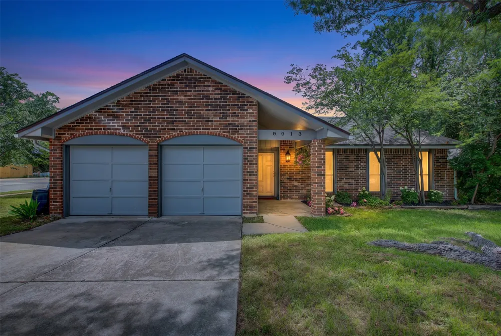 9913 Oak Hollow Drive Austin, TX 78758