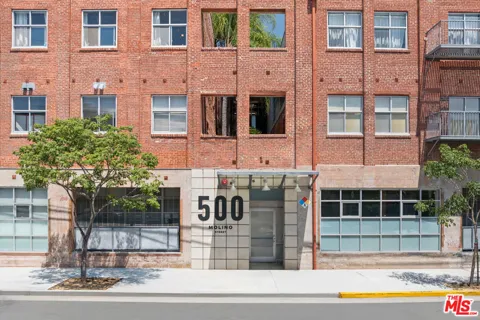 500 Molino Street #207