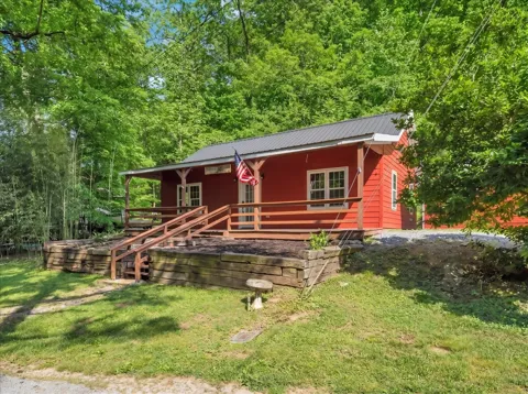 341 Cooper Ln