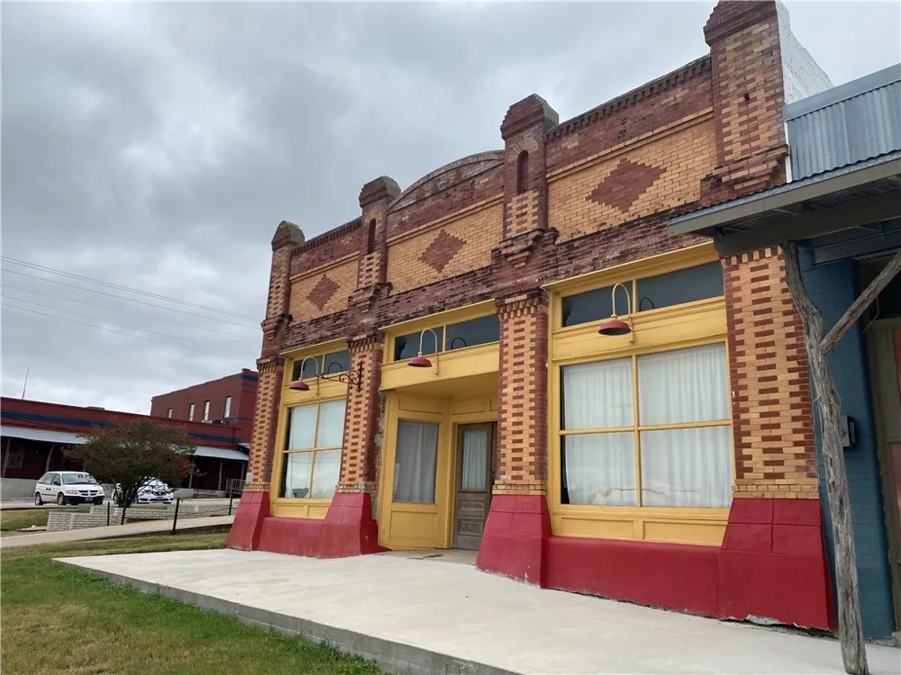 202 Commerce Street Coupland, TX 78615