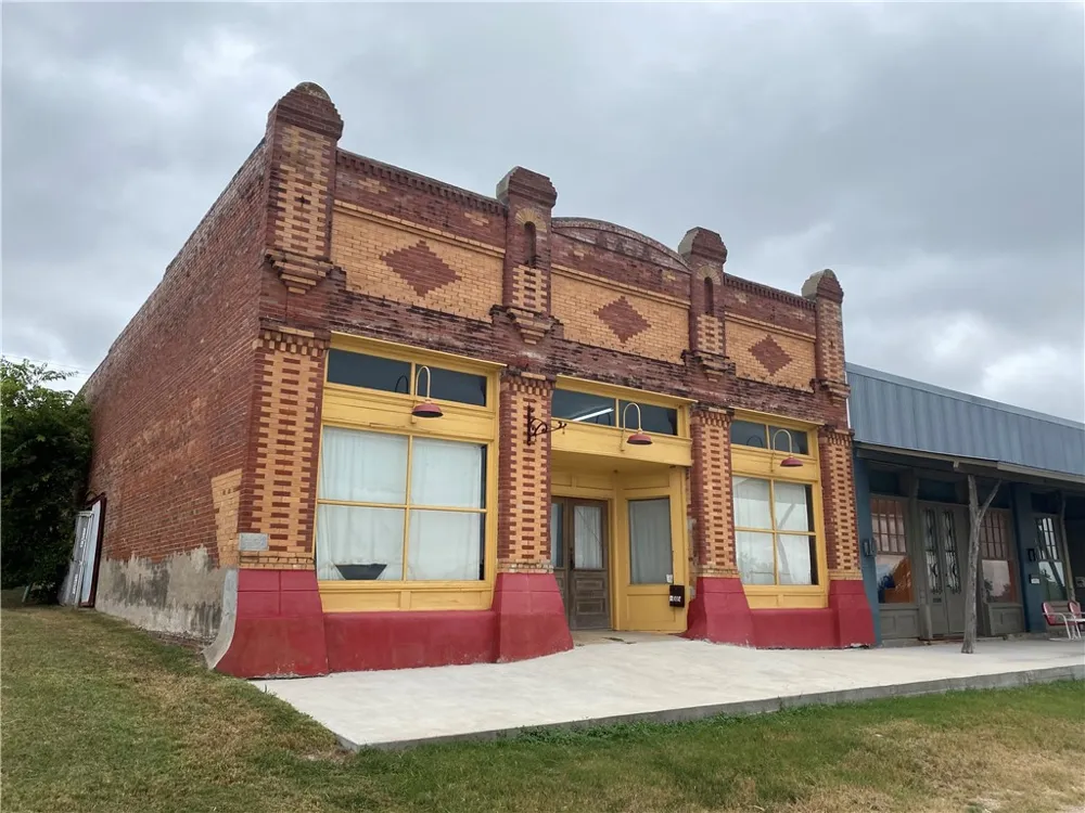 202 Commerce Street Coupland, TX 78615