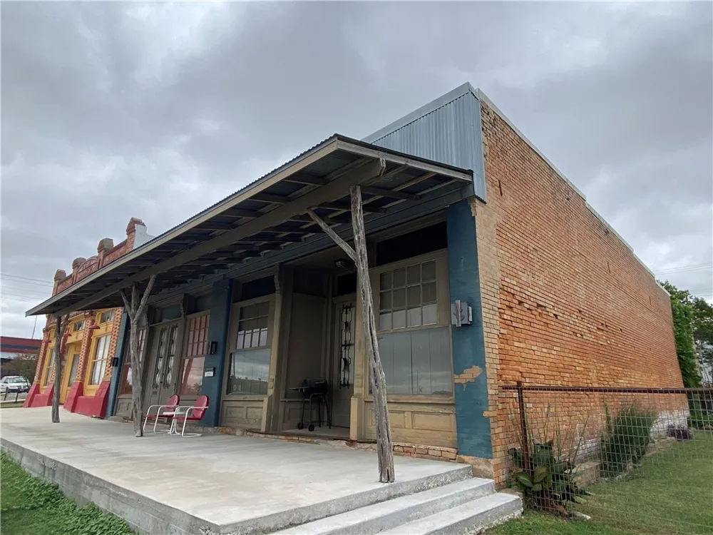 202 Commerce Street Coupland, TX 78615