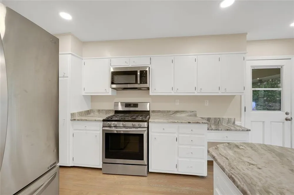 4517 E KINGS POINT CIRCLE Dunwoody, GA 30338