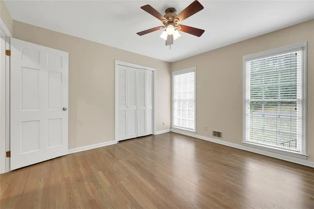 4517 E KINGS POINT CIRCLE Dunwoody, GA 30338