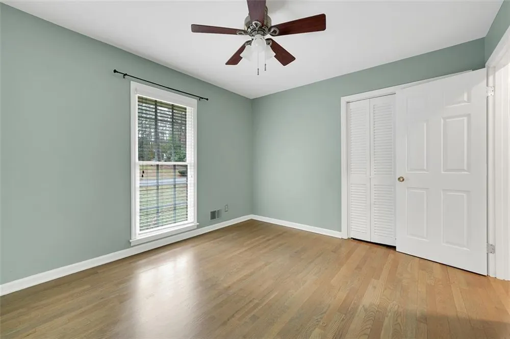 4517 E KINGS POINT CIRCLE Dunwoody, GA 30338
