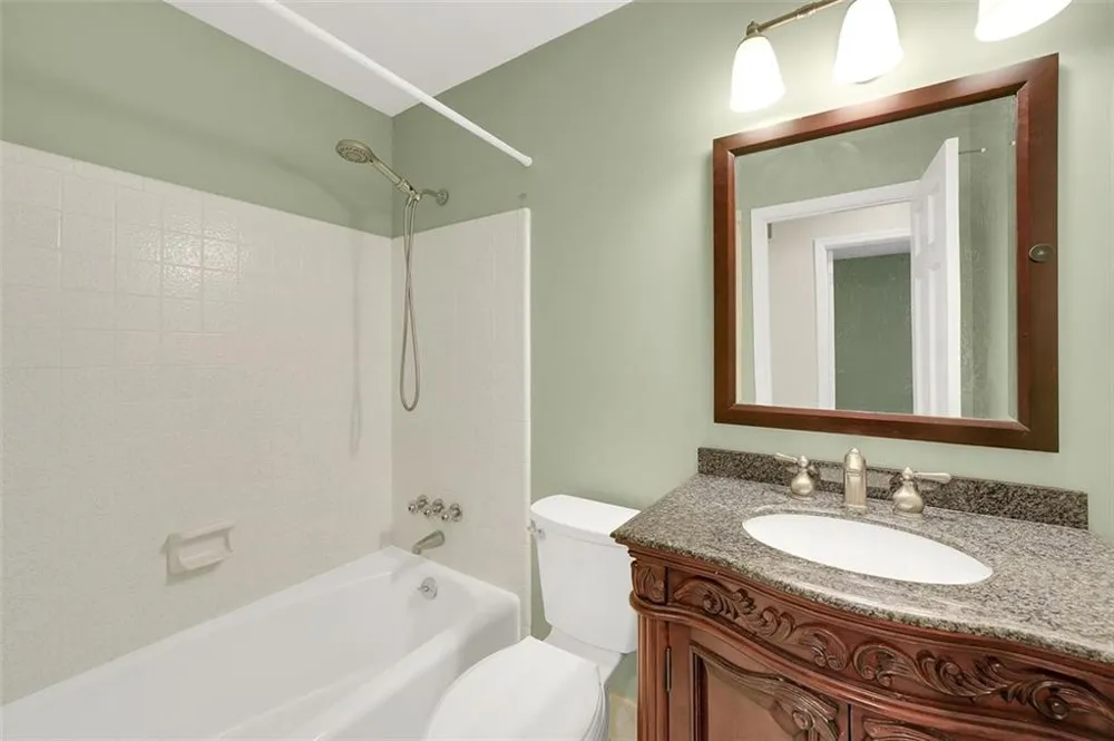 4517 E KINGS POINT CIRCLE Dunwoody, GA 30338