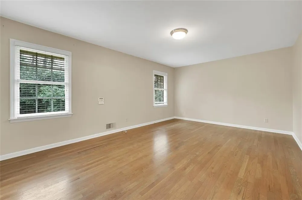 4517 E KINGS POINT CIRCLE Dunwoody, GA 30338