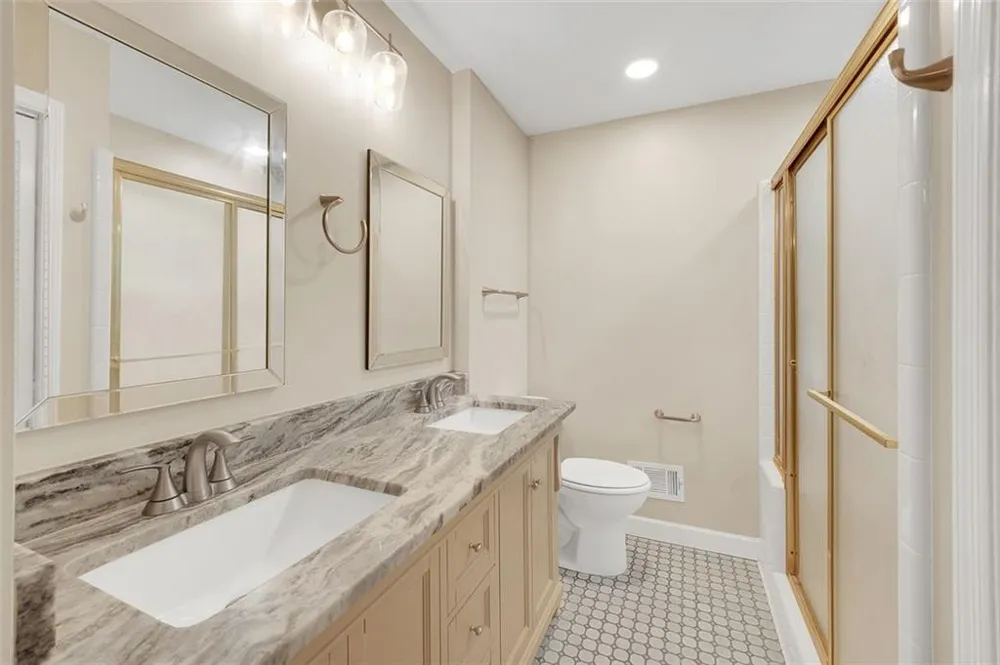 4517 E KINGS POINT CIRCLE Dunwoody, GA 30338