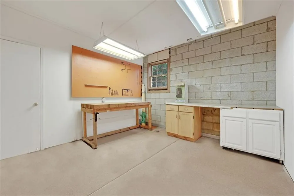 4517 E KINGS POINT CIRCLE Dunwoody, GA 30338