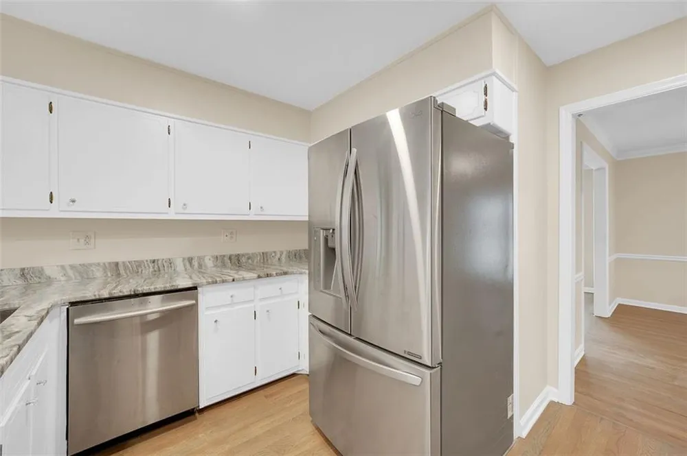 4517 E KINGS POINT CIRCLE Dunwoody, GA 30338